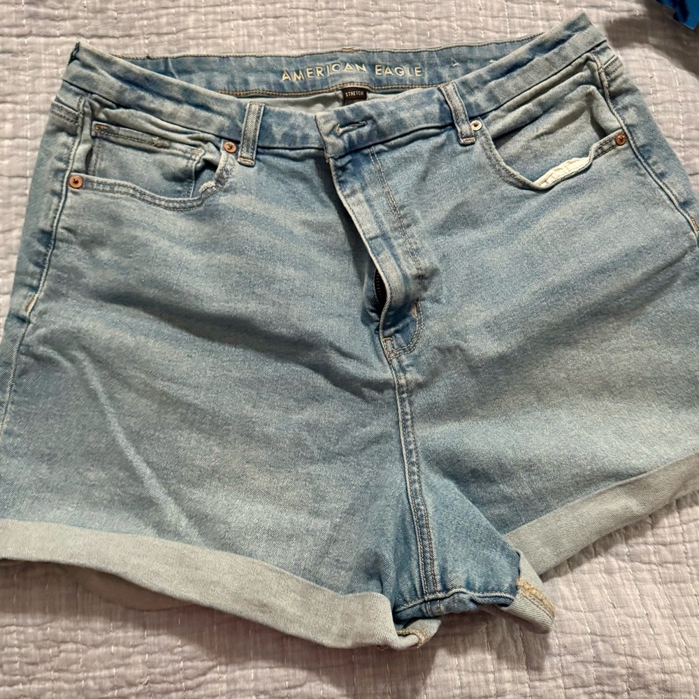 American Eagle shorts size 18